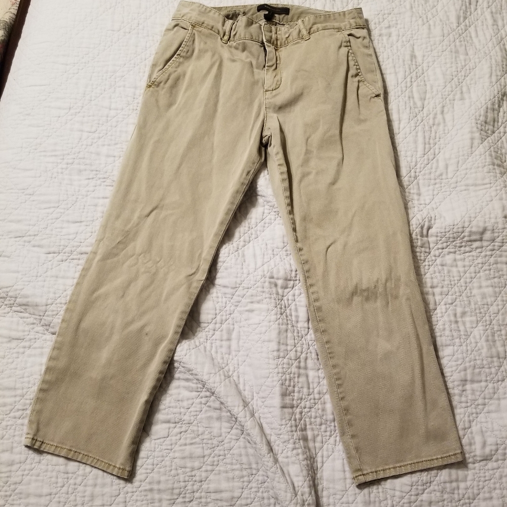 BCBGMAXAZRIA Khaki crops in size 6